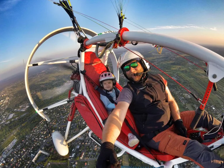Lot tandemowy paralotnią z dzieckiem – Airsports Polska